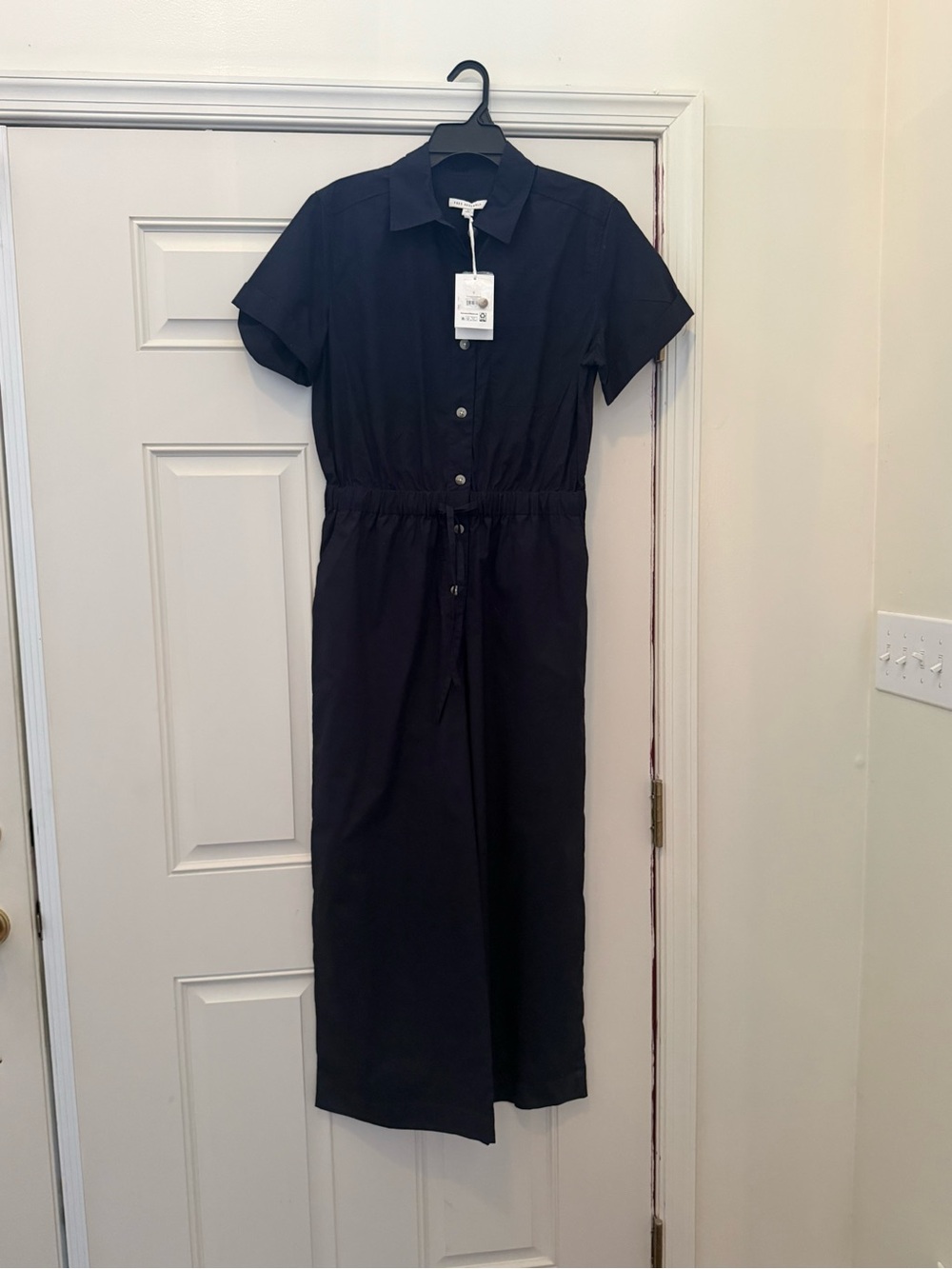 Short-Sleeve Black Midi Shirt Dress with Drawstring Waist